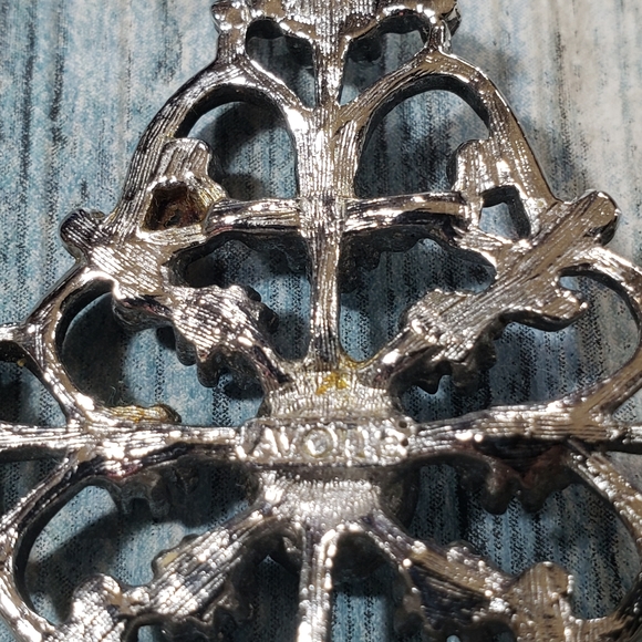 🎉HP🎉Avon Necklace and Earrings Set. - Picture 7 of 14